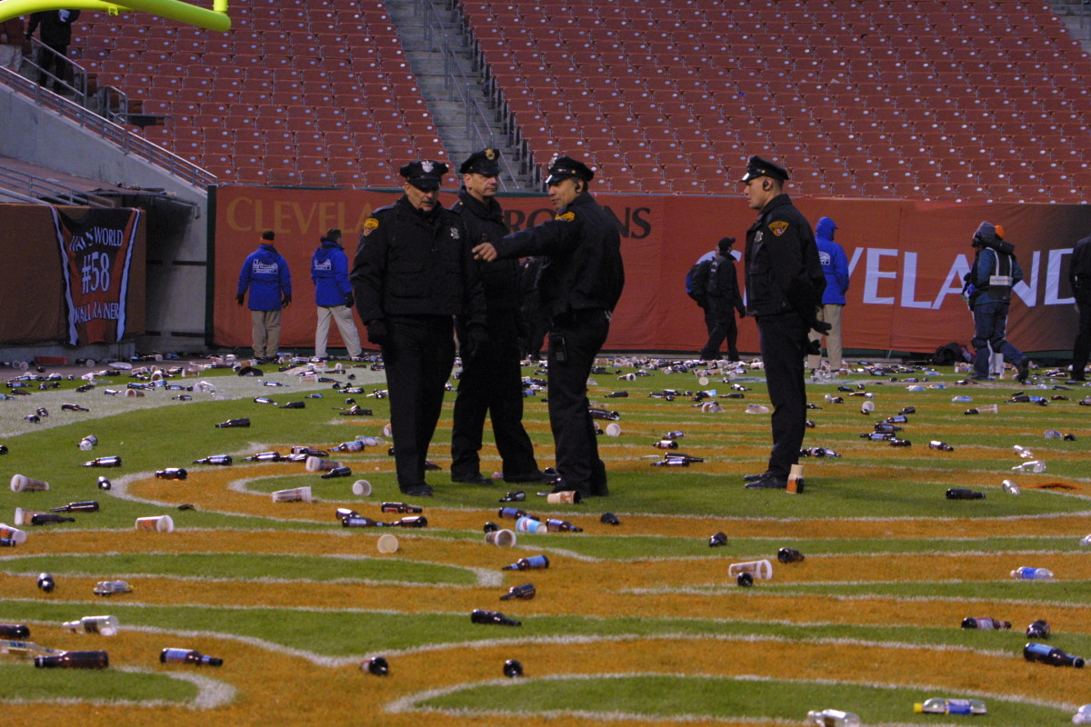 Cleveland police discuss bottlegate situation at cleveland browns stadium